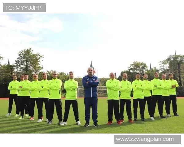 广州街舞队创新盯防策略提升团队协作与竞技水平的深度解析 广州街舞队创新盯防策略提升团队协作与竞技水平的深度解析